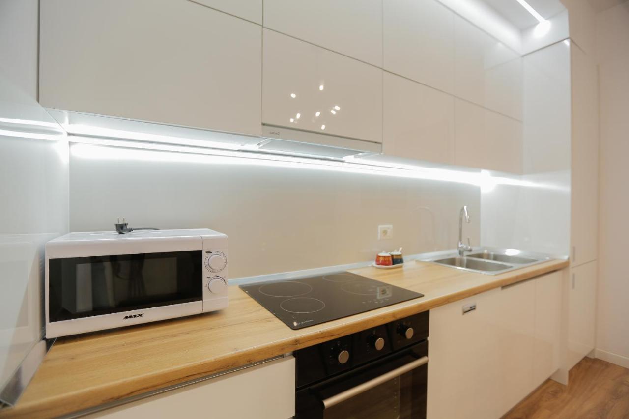 Miku Apartment-Sophisticated 2Bd Apartment At Taiwan Тирана Экстерьер фото